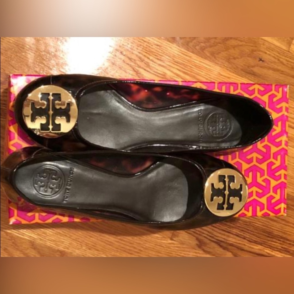 Tory Burch reva patent tortoise 7 flat